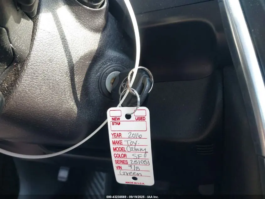 2016 TOYOTA CAMRY SE