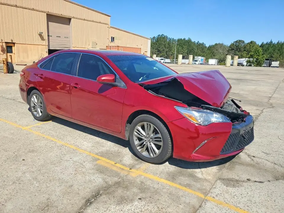 2016 TOYOTA CAMRY SE  