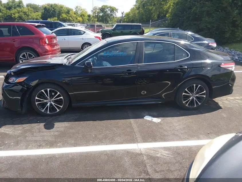 2018 TOYOTA CAMRY SE