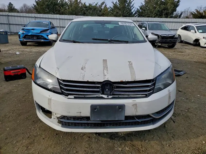 2015 VOLKSWAGEN PASSAT S  