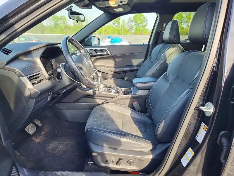 2024 MITSUBISHI OUTLANDER SE  