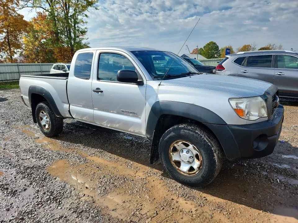 2011 TOYOTA TACOMA BASE  