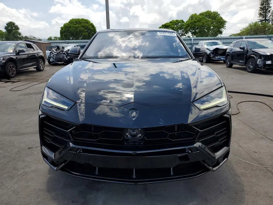 2020 LAMBORGHINI URUS   