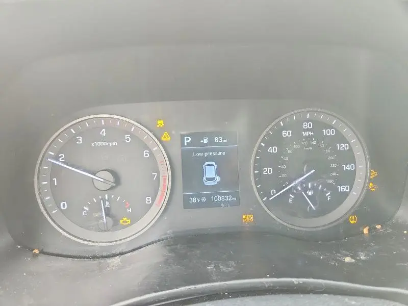 2020 HYUNDAI TUCSON SE  