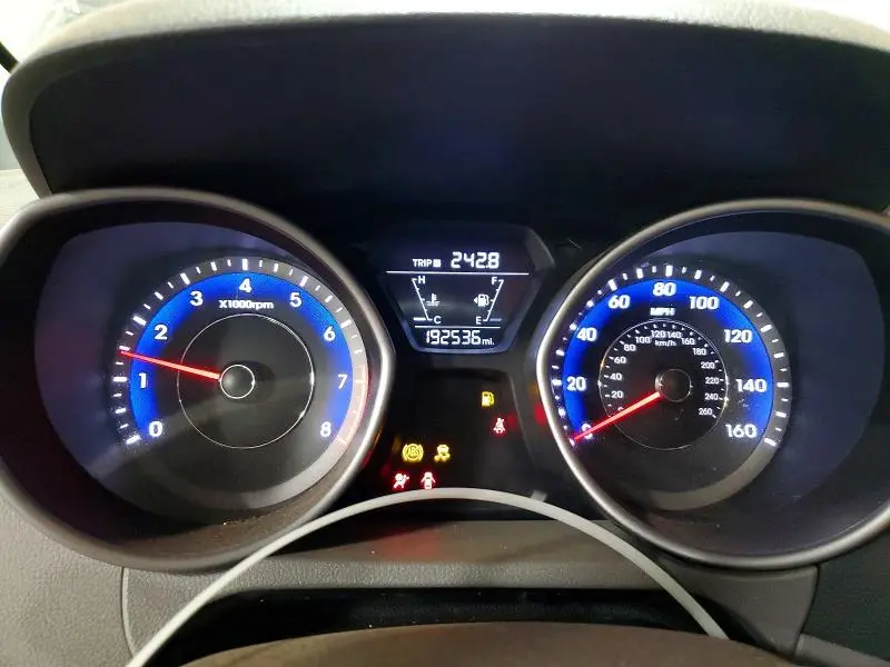 2014 HYUNDAI ELANTRA SE  