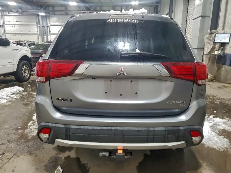 2016 MITSUBISHI OUTLANDER SE  