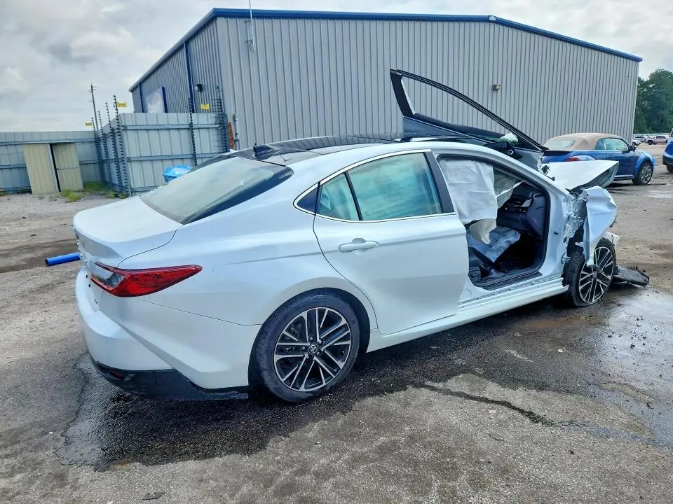 2025 TOYOTA CAMRY   
