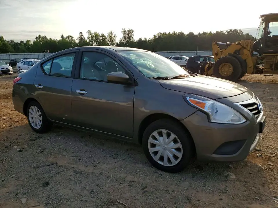 2015 NISSAN VERSA 1.6 SV  