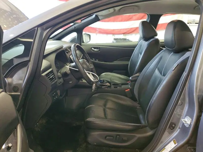 2019 NISSAN LEAF SL  