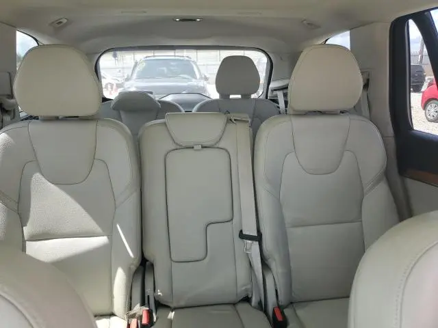 2022 VOLVO XC90 T6 MOMENTUM  