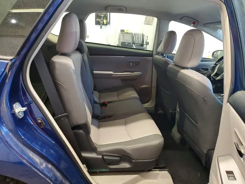 2017 TOYOTA PRIUS V FIVE  