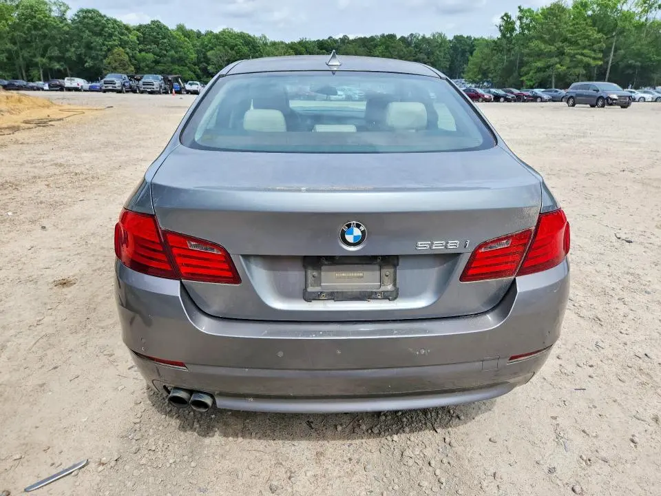 2011 BMW 528 I  