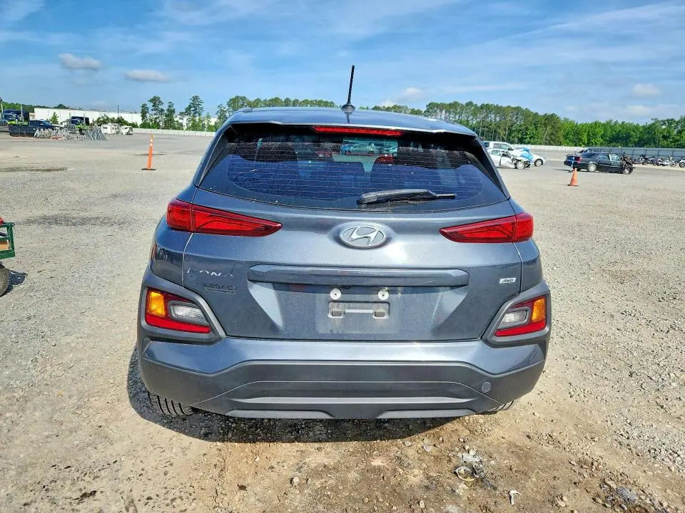 2021 HYUNDAI KONA SE  
