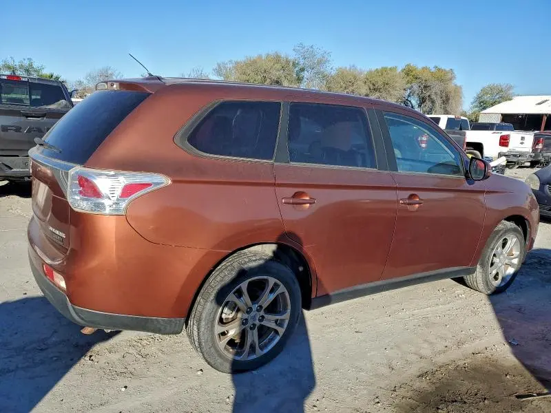 2014 MITSUBISHI OUTLANDER SE  