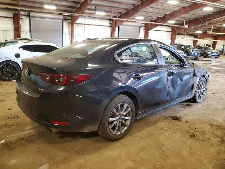2022 MAZDA 3   