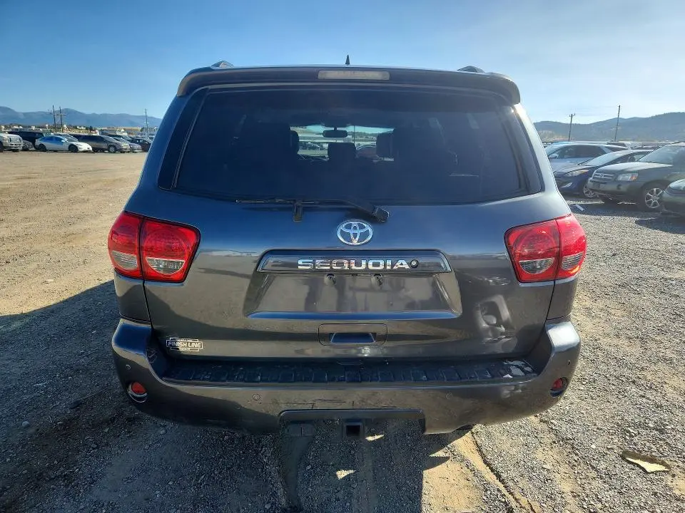 2016 TOYOTA SEQUOIA SR5  