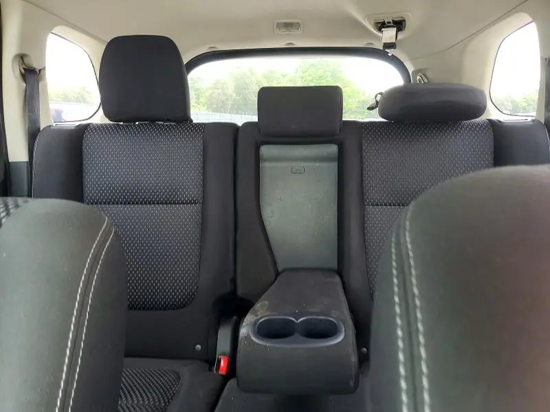 2016 MITSUBISHI OUTLANDER ES  