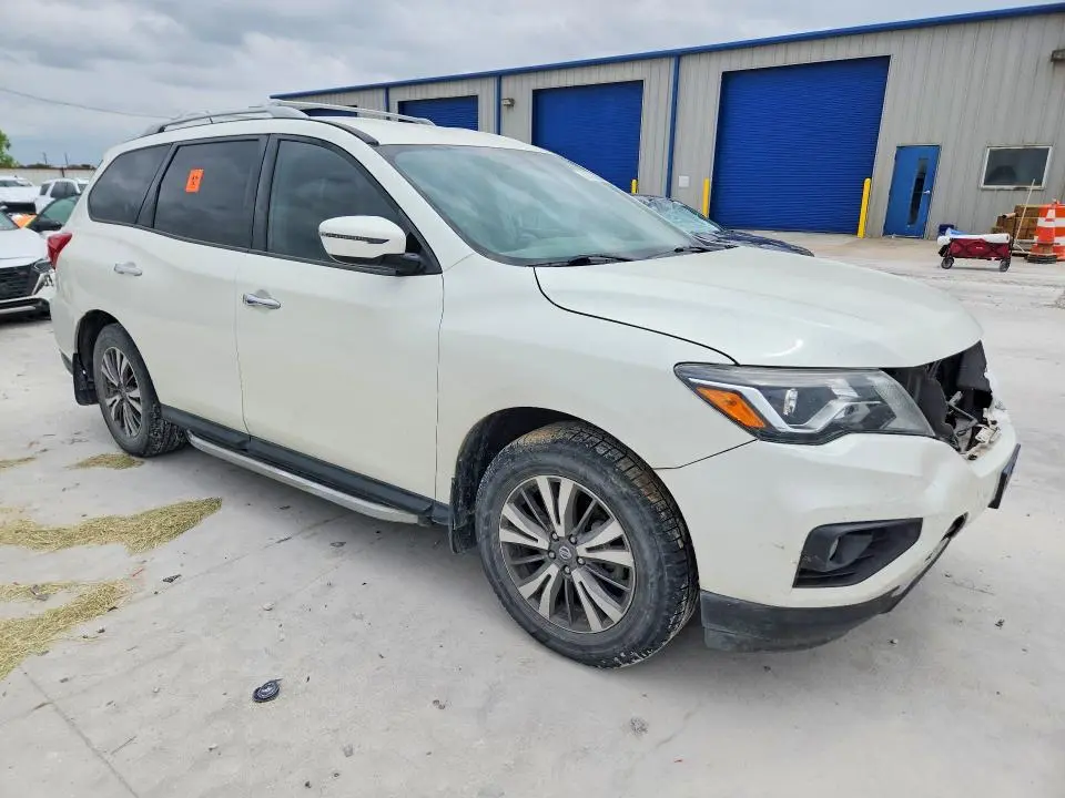 2018 NISSAN PATHFINDER SV  