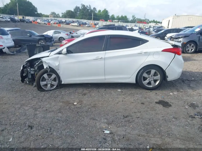 2013 HYUNDAI ELANTRA GLS