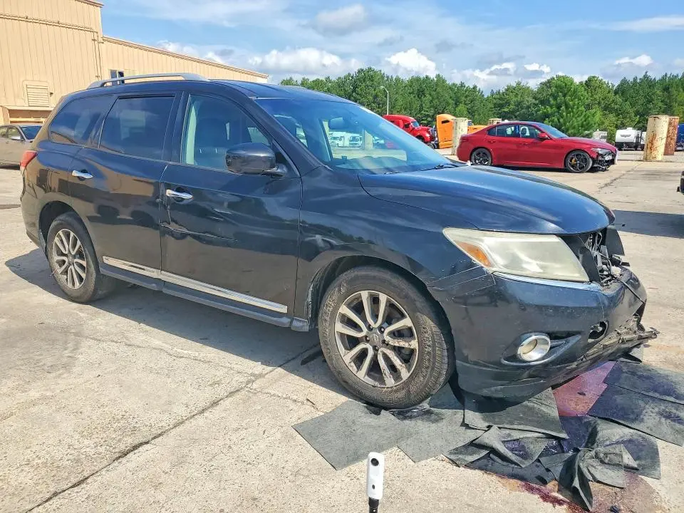 2016 NISSAN PATHFINDER SL  