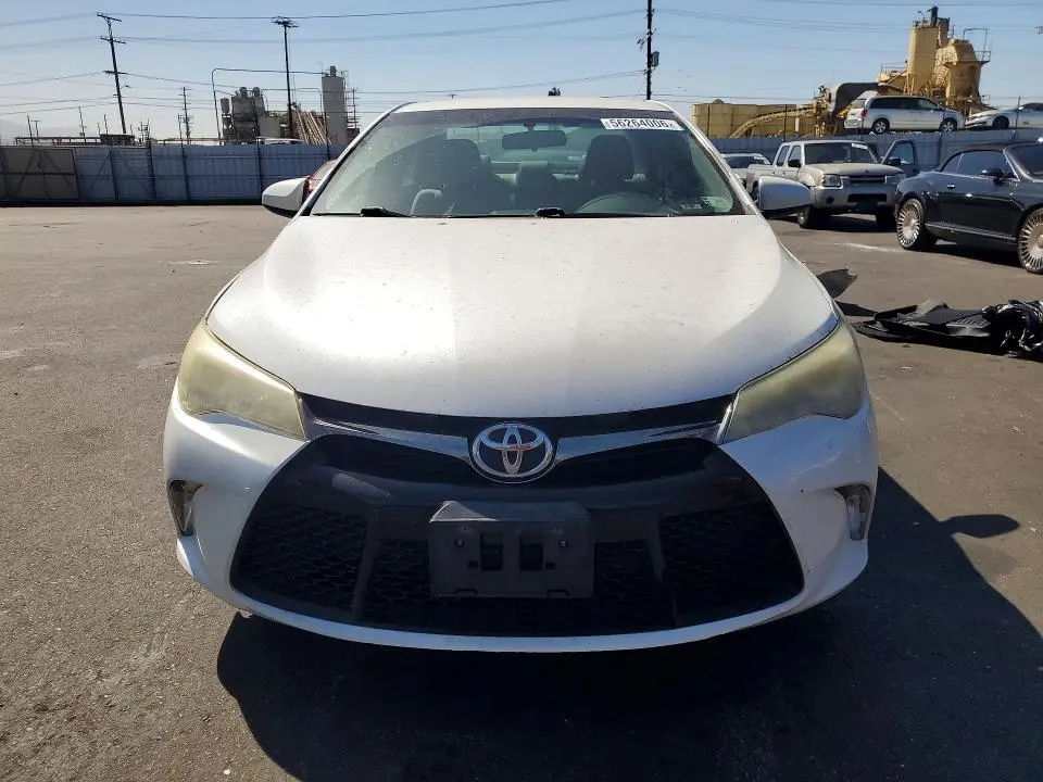 2016 TOYOTA CAMRY SE  
