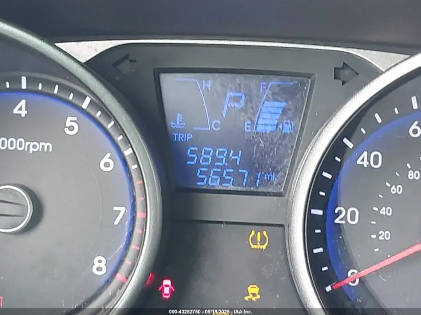 2015 HYUNDAI TUCSON SE