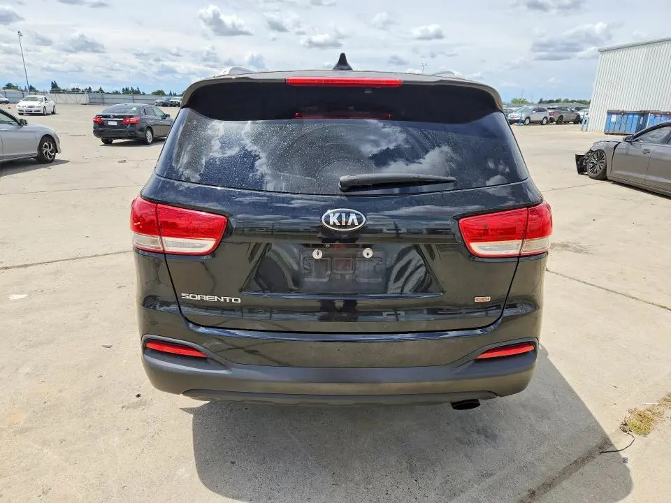 2018 KIA SORENTO LX  