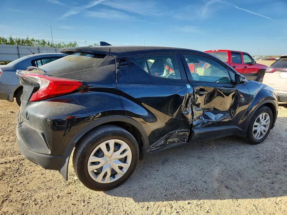 2021 TOYOTA C-HR XLE  
