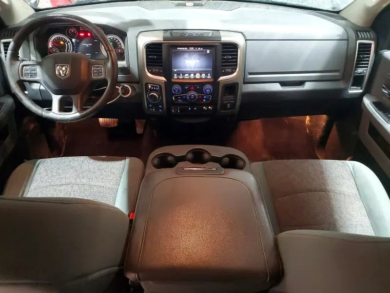 2014 RAM 1500 SLT  