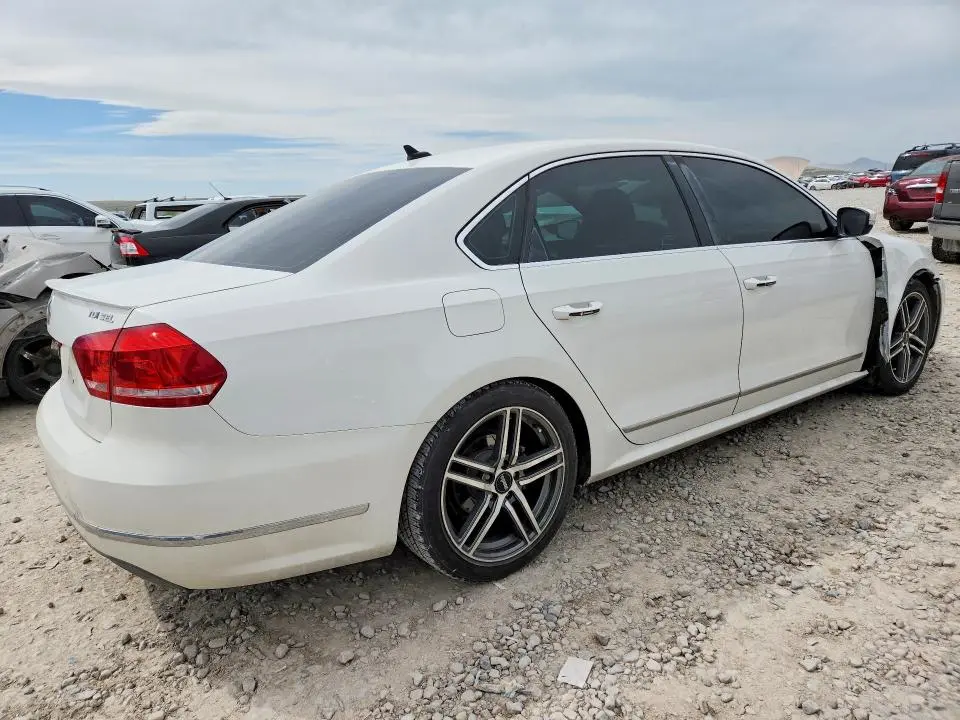 2013 VOLKSWAGEN PASSAT SEL  