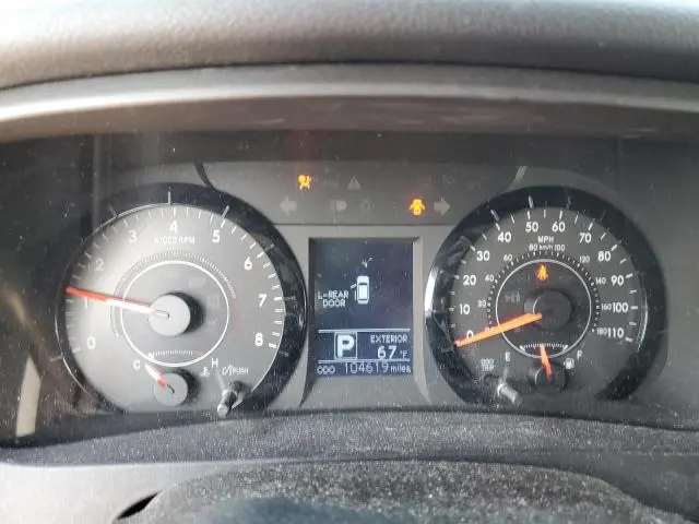 2017 TOYOTA SIENNA LE  