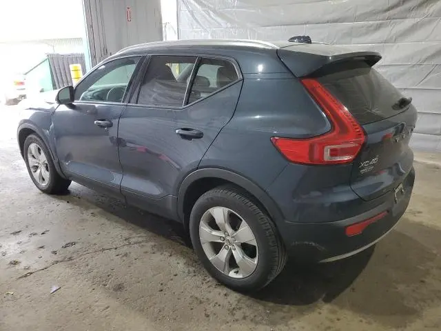 2021 VOLVO XC40 T5 MOMENTUM  