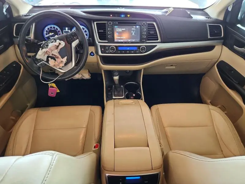 2016 TOYOTA HIGHLANDER XLE  