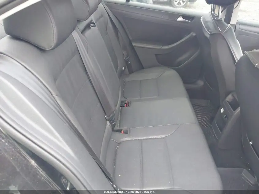 2011 VOLKSWAGEN JETTA 2.5L SE