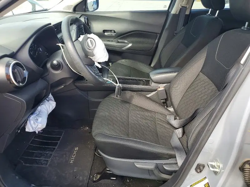 2023 NISSAN KICKS SV  
