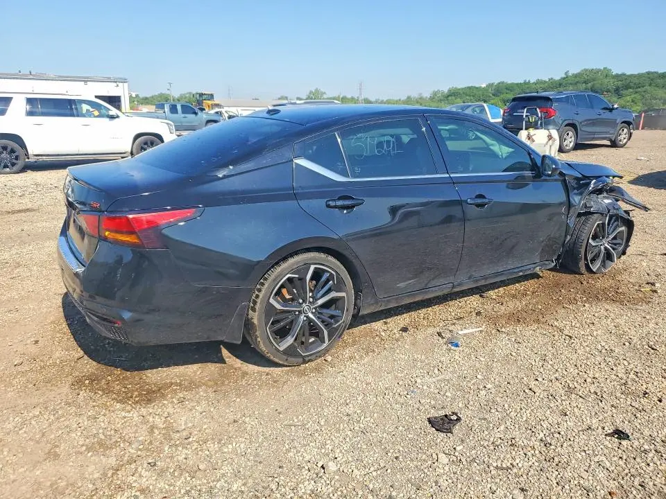 2023 NISSAN ALTIMA SR  