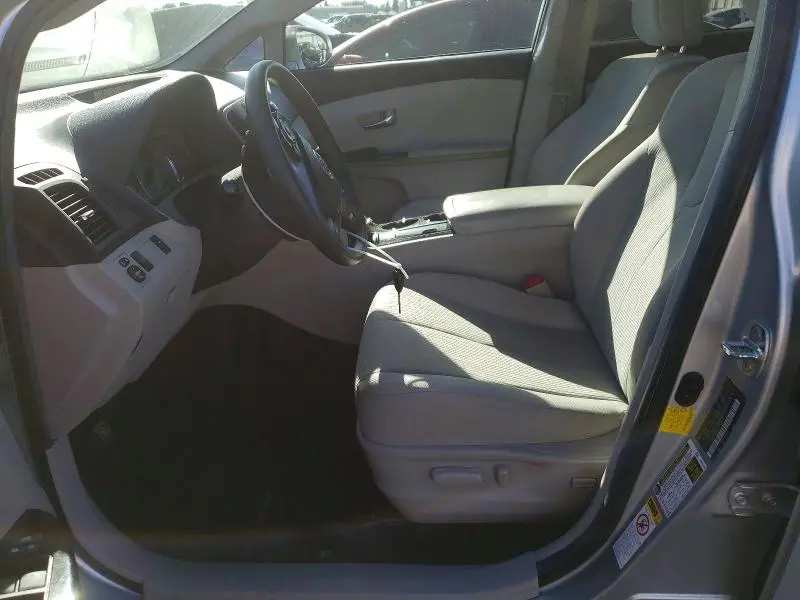 2013 TOYOTA VENZA LE  