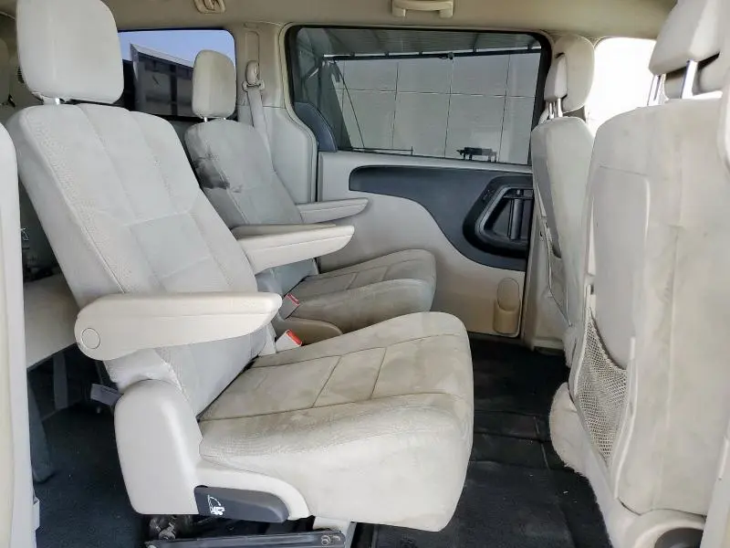 2013 CHRYSLER TOWN & COUNTRY TOURING  