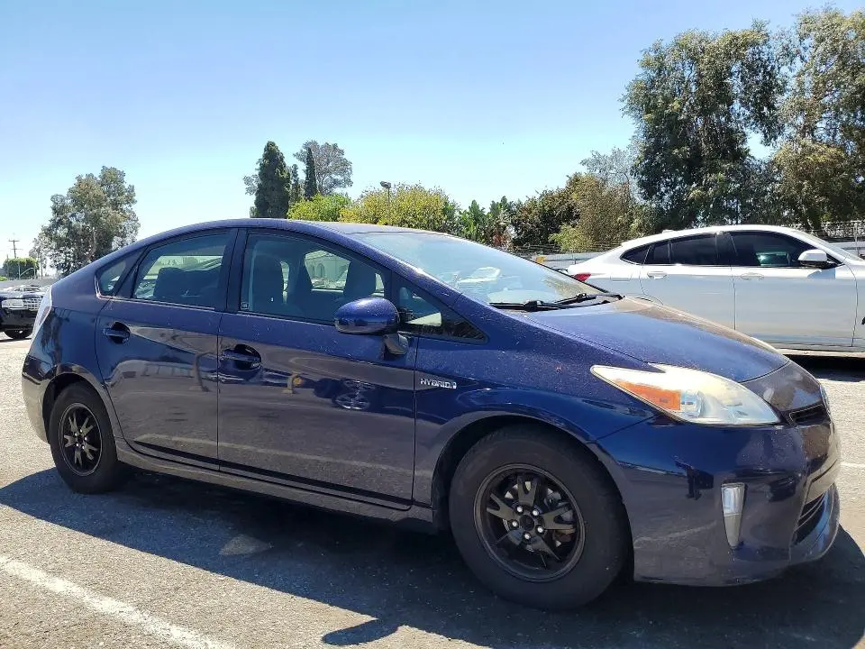 2014 TOYOTA PRIUS TWO  