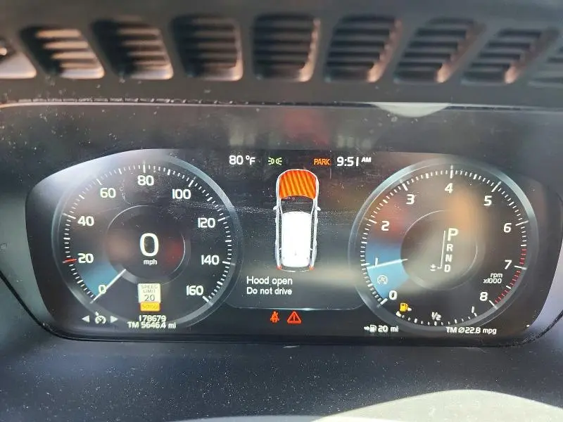 2016 VOLVO XC90 T6  