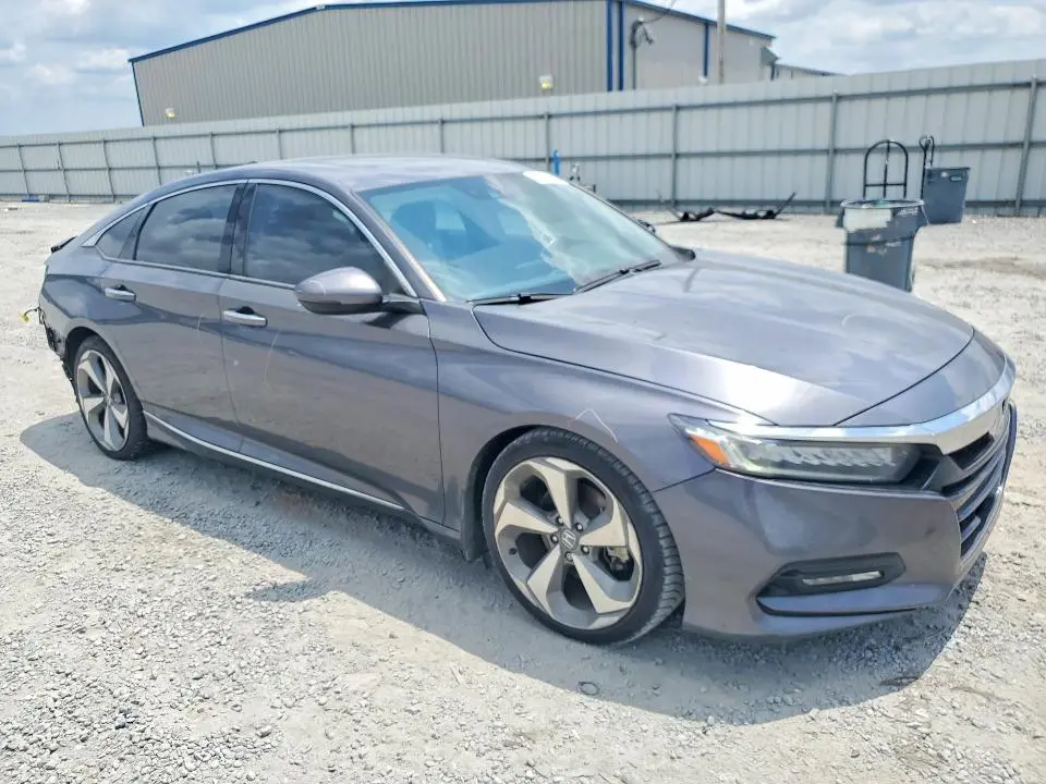2018 HONDA ACCORD TOURING  