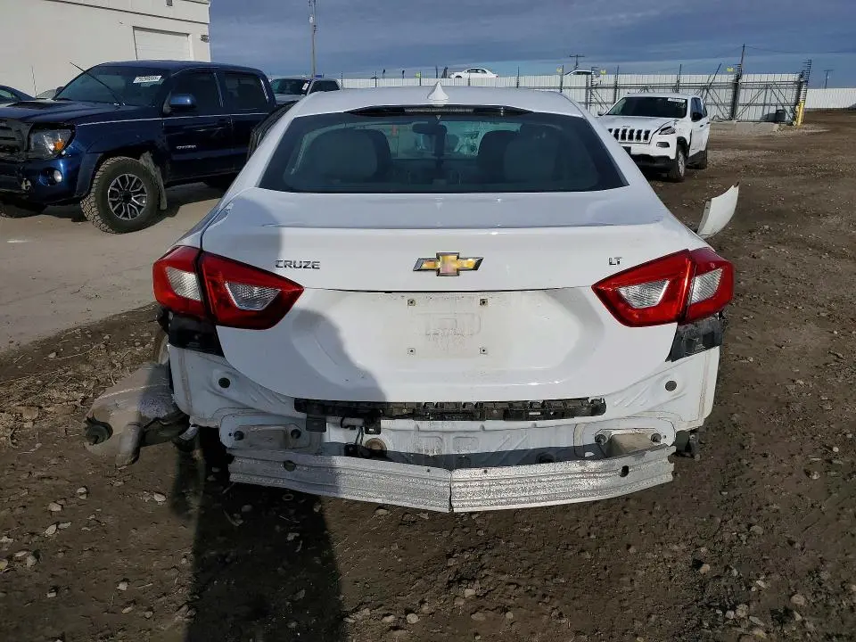 2018 CHEVROLET CRUZE LT  