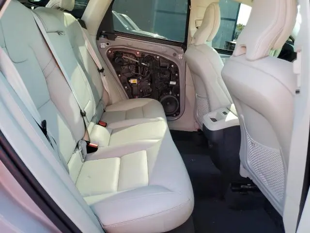 2025 VOLVO XC60 PLUS  