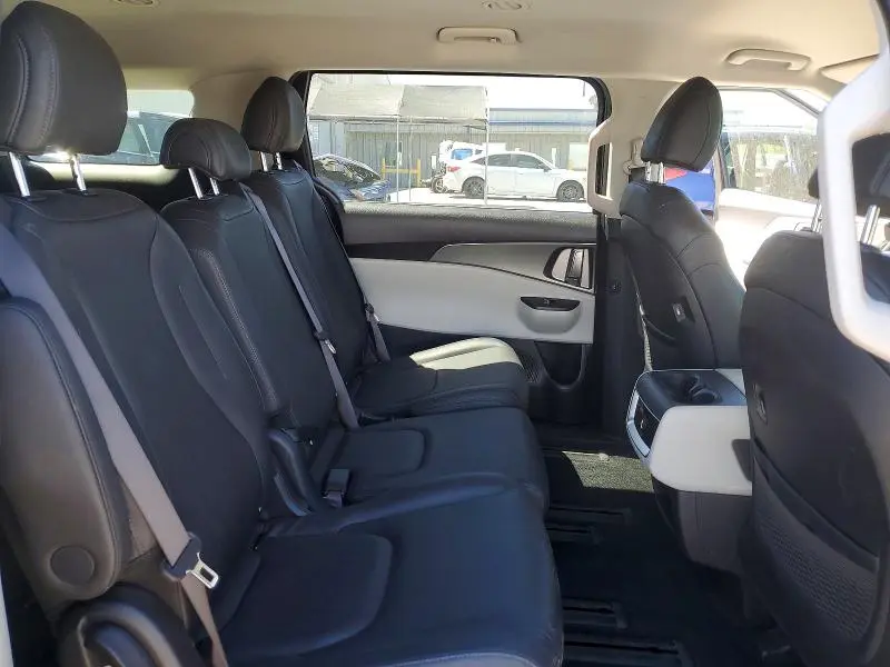 2024 KIA CARNIVAL LX  