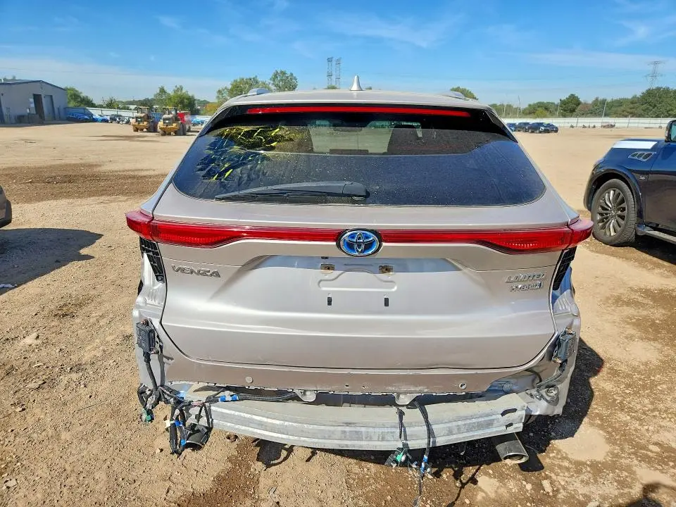 2022 TOYOTA VENZA LIMITED  