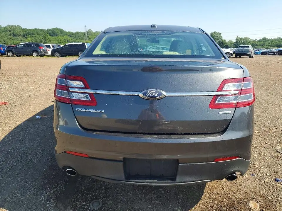 2017 FORD TAURUS SE  