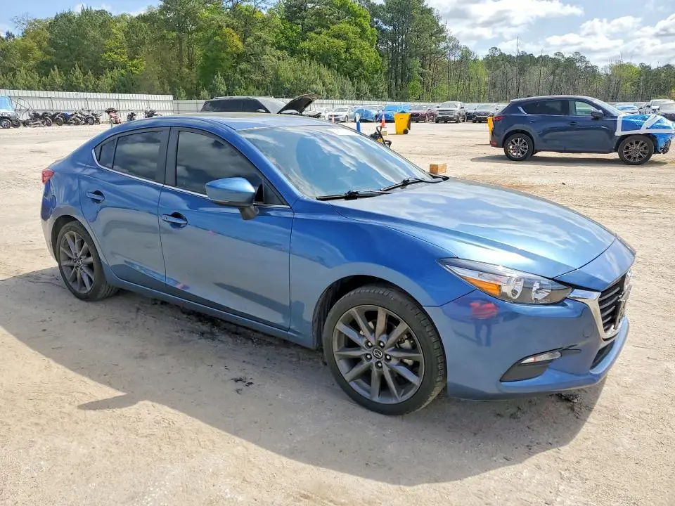 2018 MAZDA 3 TOURING  