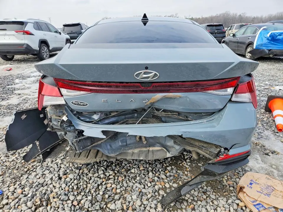 2022 HYUNDAI ELANTRA SEL  