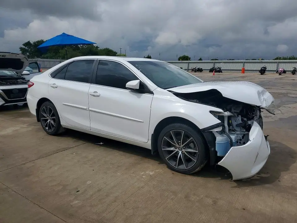 2016 TOYOTA CAMRY XSE  