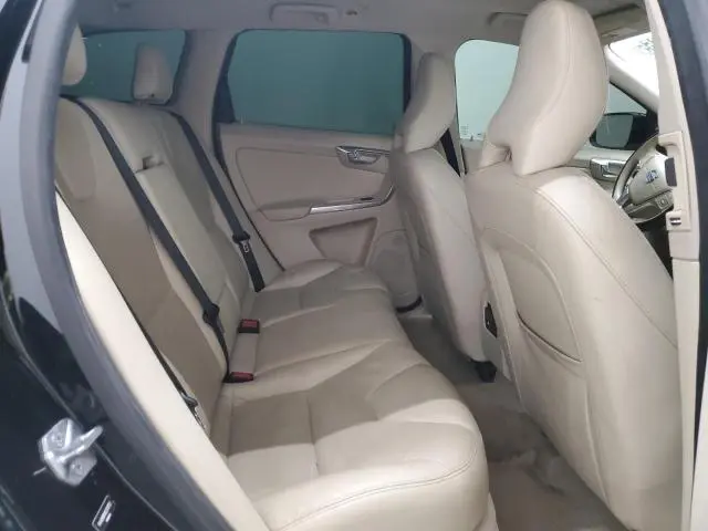 2016 VOLVO XC60 T5 PLATINUM  